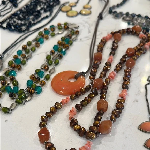 Bundle of Fashion Jewelry 25 pieces - Picture 3 of 16